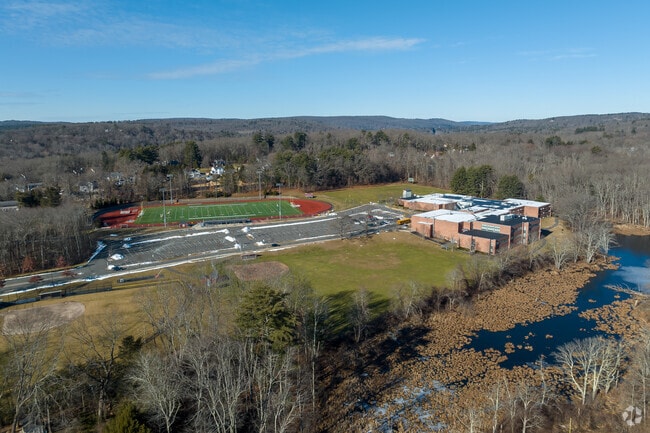 Canton Middle School students have 53% math proficiency.