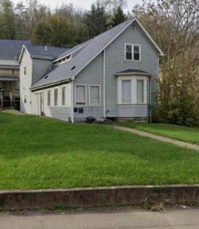 210 29th St Unit 2, Wheeling, WV 26003