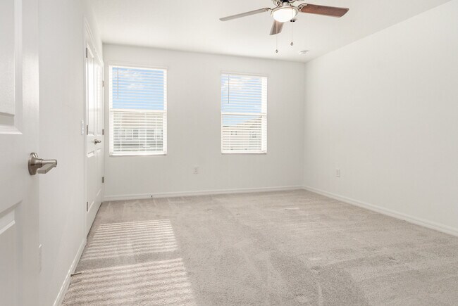 2037 Viewfinder St, Kissimmee, FL 34758 - photo 7