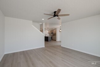 903 N Mirror Creek Way, Meridian, ID 83642