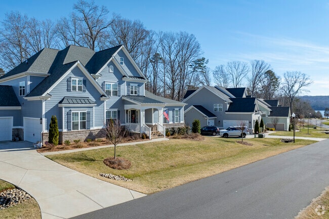 Belmont has beautiful larger home developments that offer a perfect setting for families.