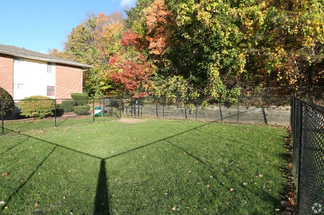 271 Main St unit 2 Bedroom, Farmington, CT 06032 - photo 7