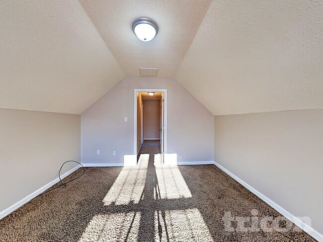 5126 Timbertop Ln, Charlotte, NC 28215 - photo 6