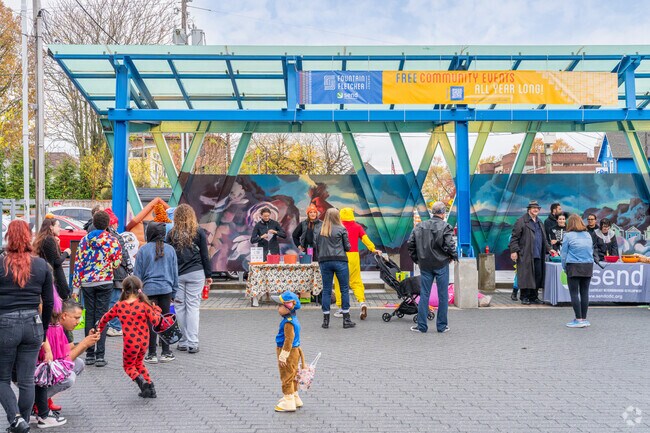 The Fountain Square community volunteers host this special event of Scare in the Square.