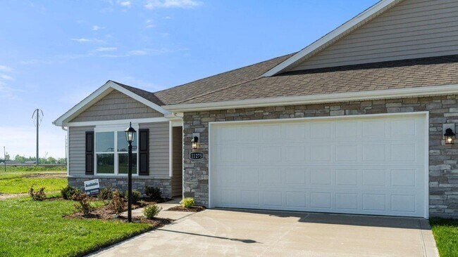 11275 Palmer Lake Run, Fort Wayne, IN 46818 - photo 3