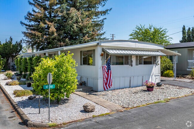 This double wide mobile home is a great affordable way to live in Reservoir.