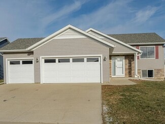 5445 Florence Dr NW, Rochester, MN 55901