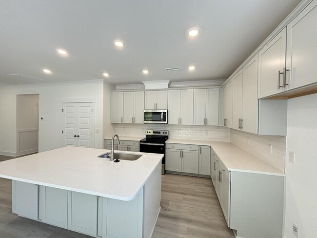 701 Highview Dr, Benson, NC 27504 - photo 4