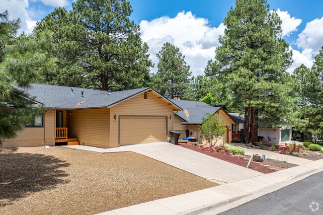 A row of ranch style homes which are common in the neighborhood of Bennett Estates.