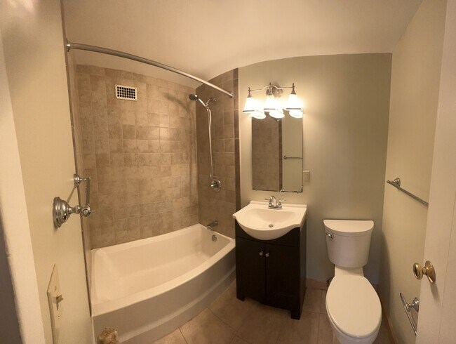 172 Cliff St unit 7, Burlington, VT 05401 - photo 7