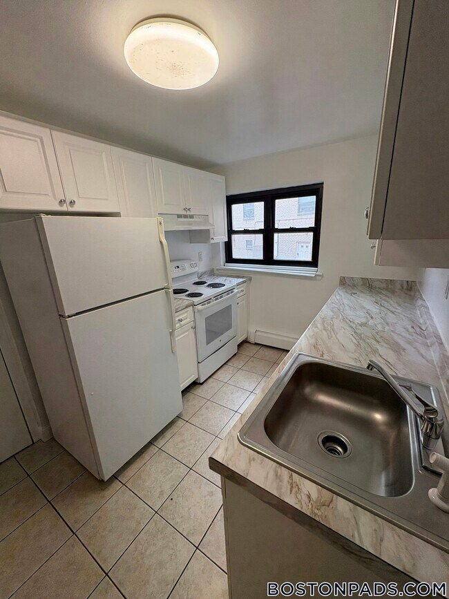 46 Harvard St unit 1, Brookline, MA 02445 - photo 2