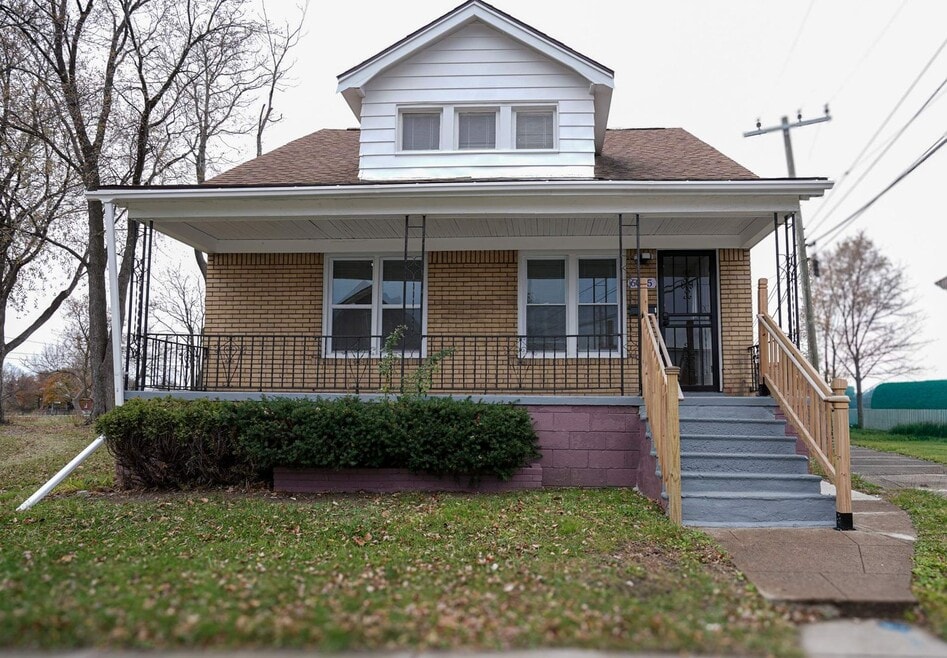 6015 Garland St, Detroit, MI 48213 - photo 1