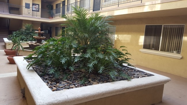 Studio Parc North, Studio City, CA 91604 - photo 5