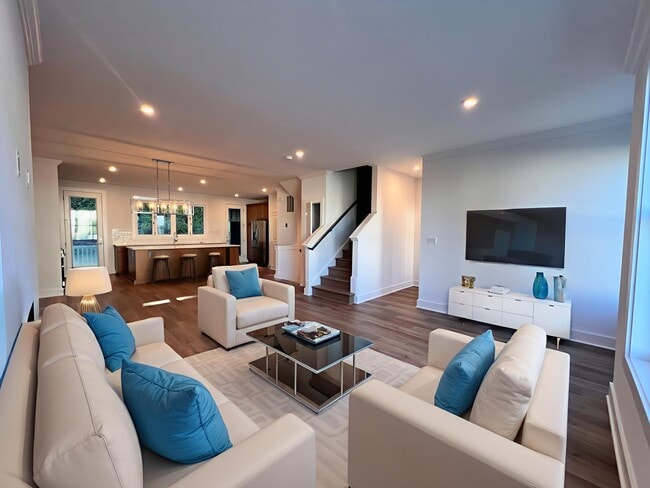 9421 Dandelion Dr, Lorton, VA 22079 - photo 3