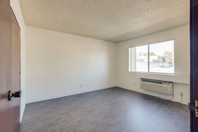 Redwood Gardens, Las Vegas, NV 89146 - photo 7