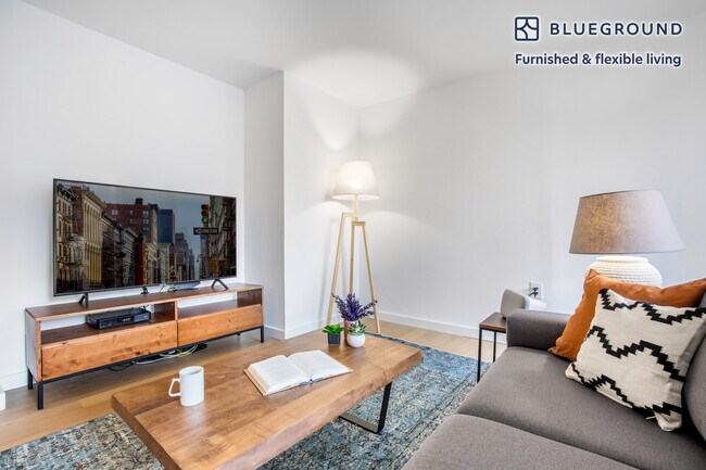 250 W 19th St unit FL10-ID210, New York, NY 10011 - photo 2