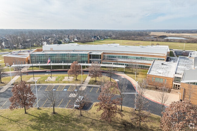 White Oak Elementary School has a student-teacher ratio of 16 to 1.