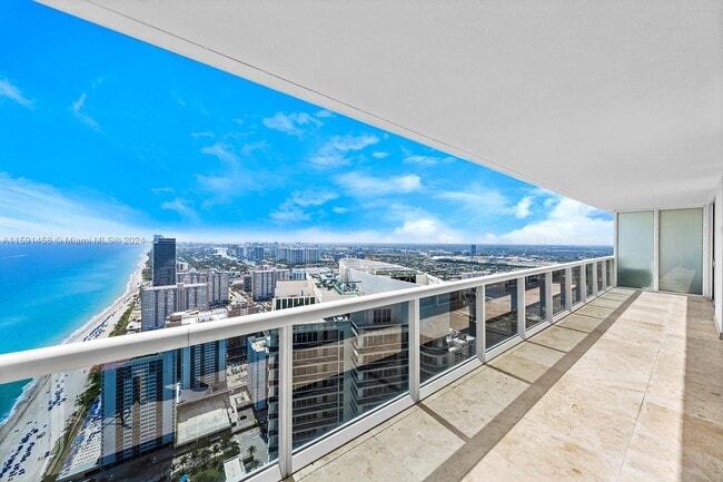 The Beach Club unit 1606, Hallandale Beach, FL 33009 - photo 2