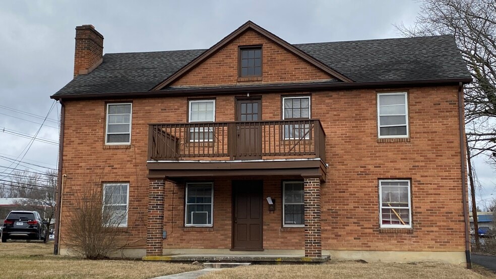 103 Lucas Dr unit A, Blacksburg, VA 24060 - photo 1