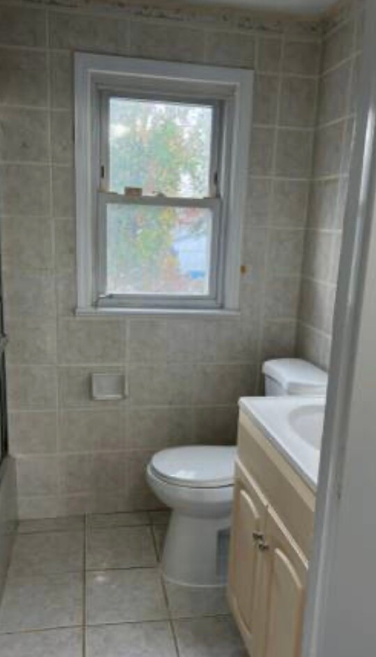 101 Lily St unit 2nd Flr, Paterson, NJ 07522 - photo 5