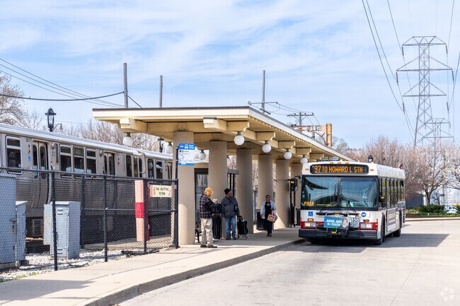 North Skokie has access to Pace and CTA, making commuting a breeze.