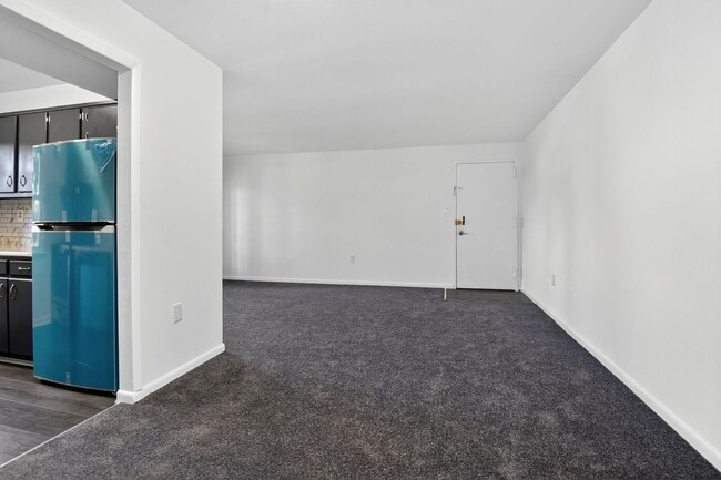 9483 Fairfax Blvd, Fairfax, VA 22031 - photo 4