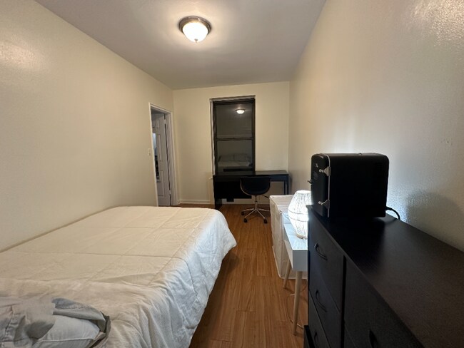 347 W 30th St unit 4A, New York, NY 10001 - photo 5