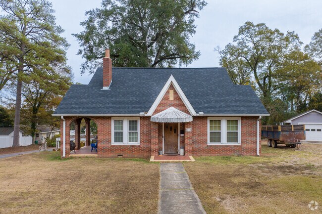 Brick homes are in South Shelby Alabama.