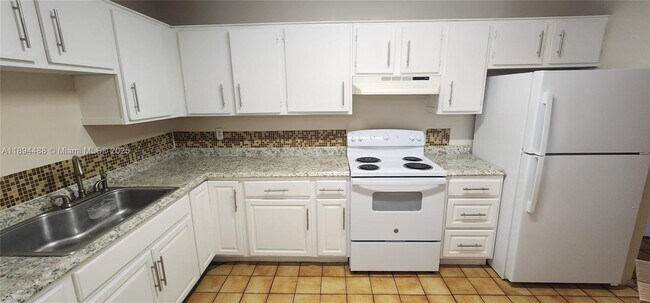 14850 Naranja Lakes Blvd unit B2J, Homestead, FL 33032 - photo 3