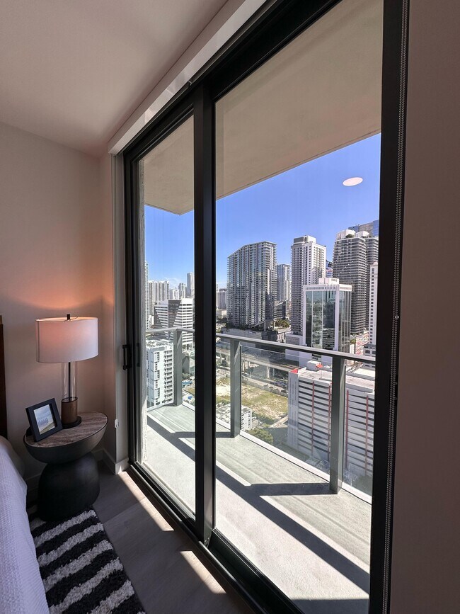 425 SW 18th Rd unit B1, Miami, FL 33129 - photo 6