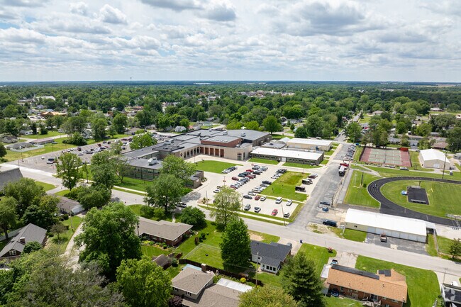 Richland County High School earns a B overall on Niche.