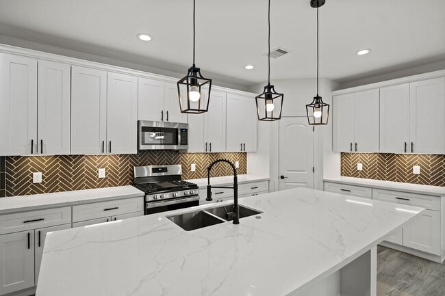 1071 St Clair St, Houston, TX 77088 - photo 7