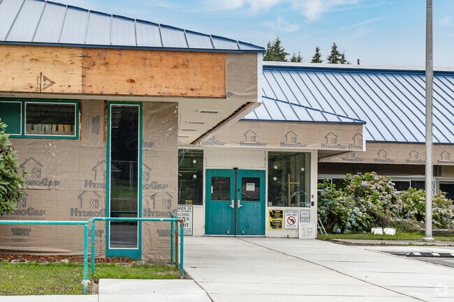 Lake Quinault Elementary School has an afterschool program for 2nd through 5th grade.