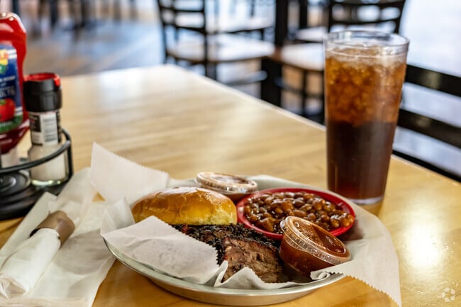 Obi's has won several awards for its excellent barbecue dishes.