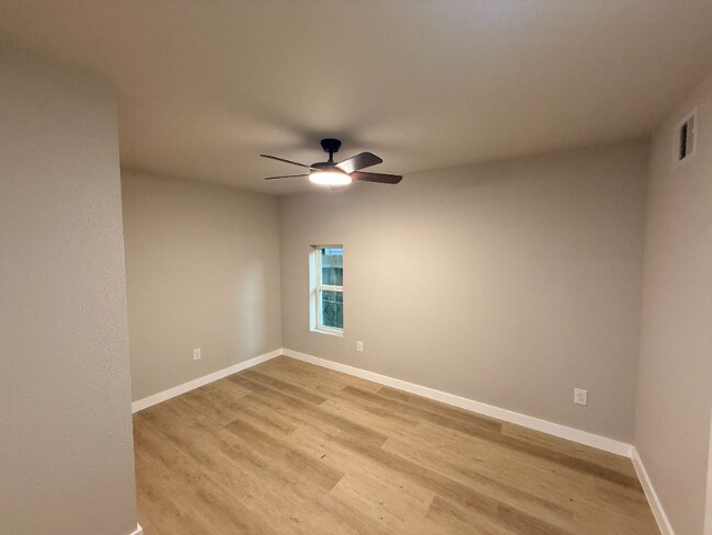 1519 Mckee St unit 3, Houston, TX 77009 - photo 6