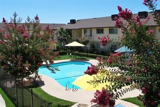 2080 W La Loma Dr, Rancho Cordova, CA 95670