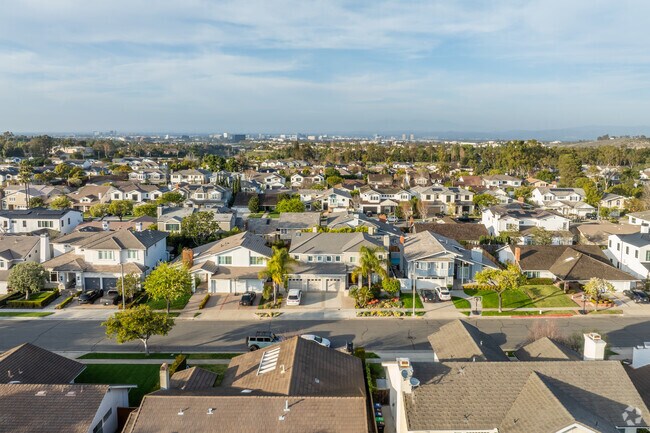 Harbor View Homes is an outdoor-friendly neighborhood with amenities that promote outdoor recreation and activities.