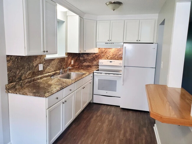 162 Sheffield Ln, Bristol, CT 06010 - photo 6