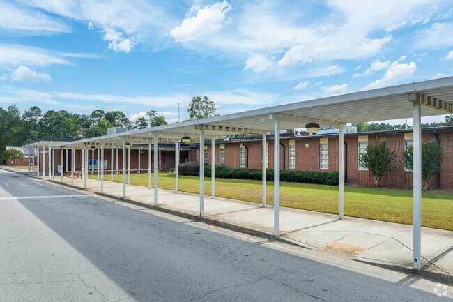 Haynie Elementary School has a 15:1 student to teacher ratio.