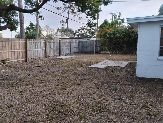 2050 Holiday Dr, Holiday, FL 34691 - photo 2