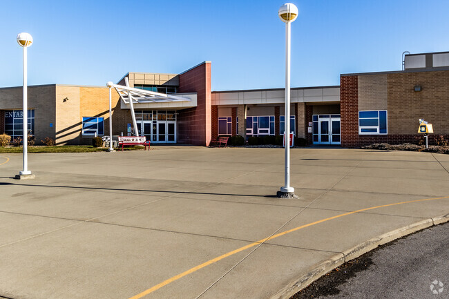Grade school students in Lee's Summit, MO may attend Hawthorn Hill Elementary School.