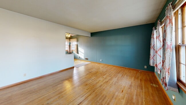 2862 116th Ave NW, Coon Rapids, MN 55433 - photo 2