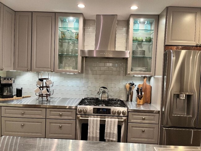 kitchen-ample storage