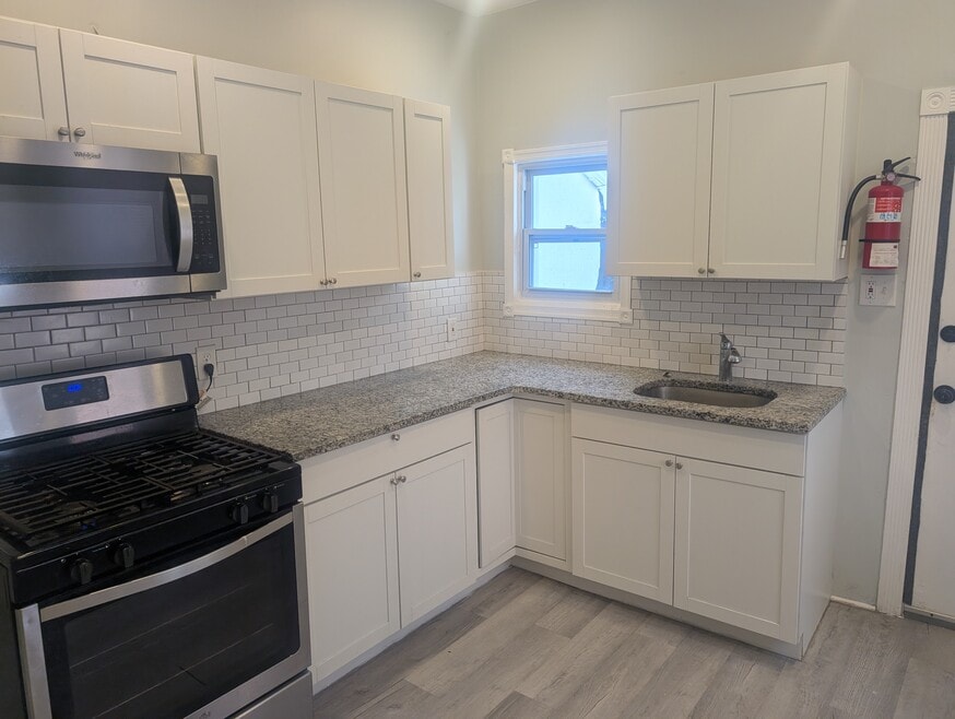 422 Viola St, Camden, NJ 08104 - photo 1