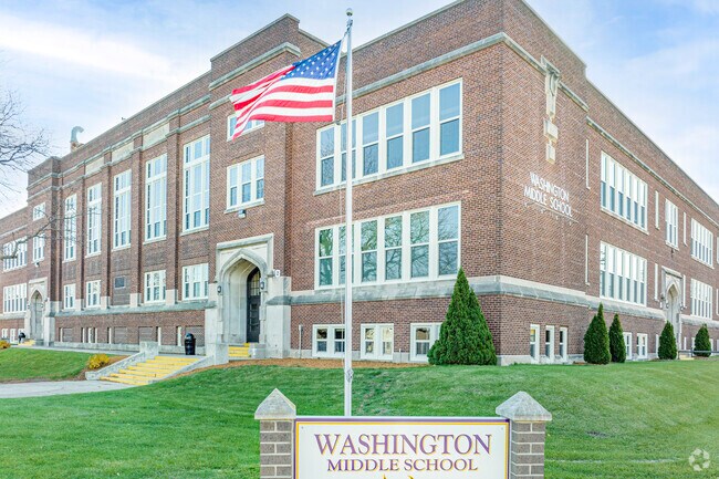 Courses in Writing and Literature are available at Washington Middle School in Harbor Side.