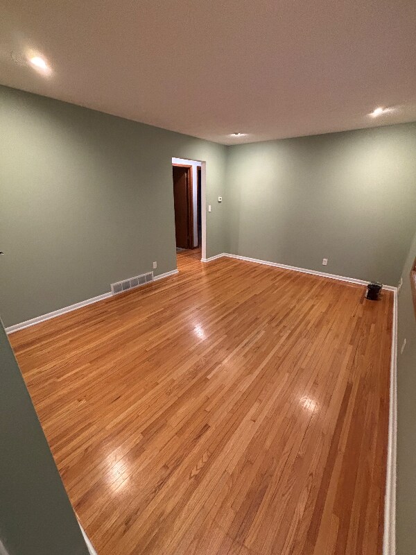 2057 Emerald Ln, Saint Paul, MN 55122 - photo 5