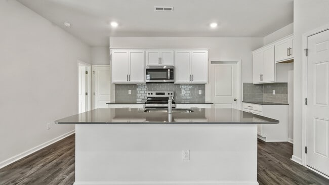 184 Chapel St, Fuquay-Varina, NC 27526 - photo 5