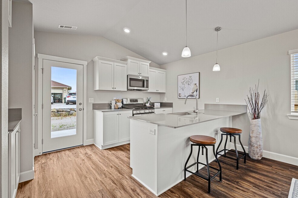 1792 NE 9th Place unit 36951512, Hermiston, OR 97838 - photo 1