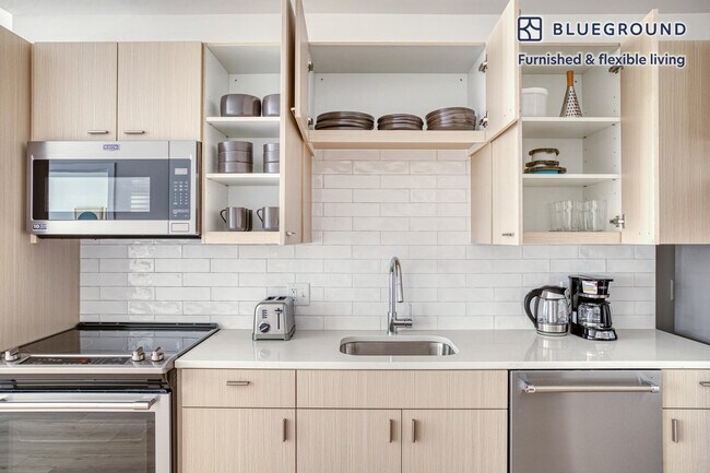 2121 1st St SW unit FL6-ID345, Washington, DC 20024 - photo 7