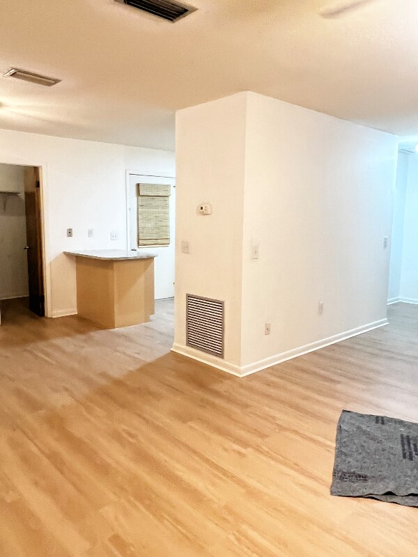 283 SW Leisure Dr unit 102, Lake City, FL 32025 - photo 2